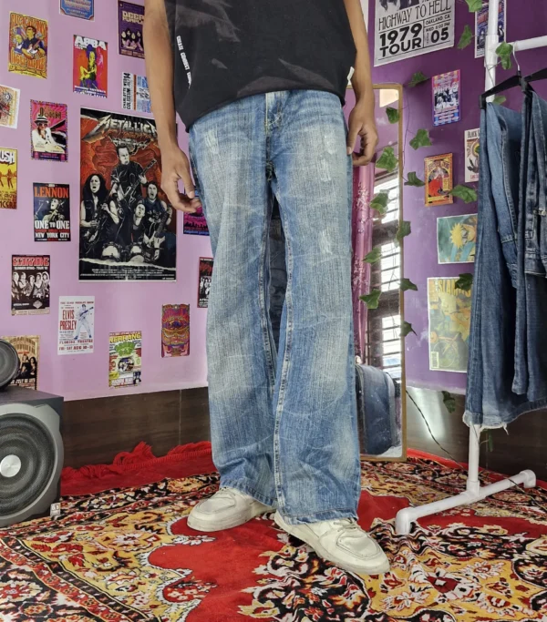 Grunge Fade Baggy Jeans – Distress Blue Edition - (L)
