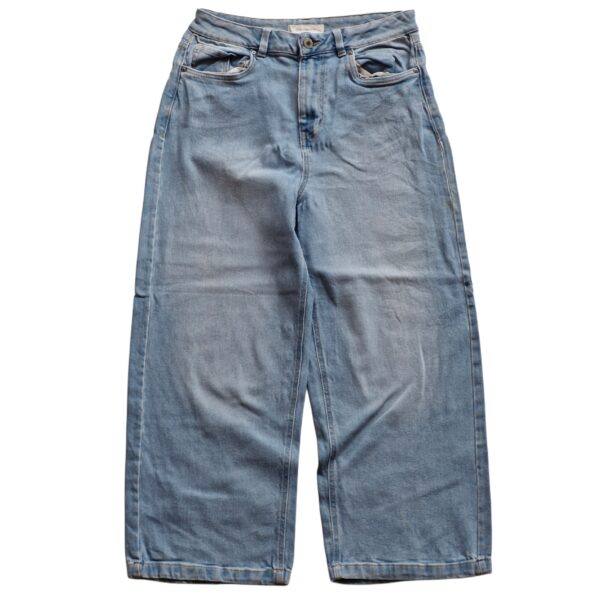 Classic Light Wash Wide-Leg Jeans - (M)
