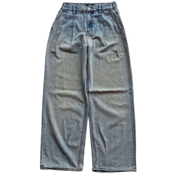 Pleated Wide-Leg Light Wash Jeans - (S)